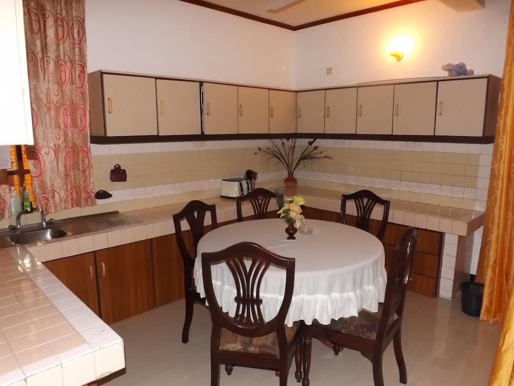 كاتوناياكى Guest Ryan Hotel المظهر الخارجي الصورة