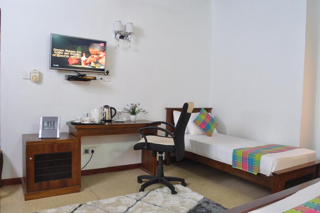 كاتوناياكى Guest Ryan Hotel المظهر الخارجي الصورة