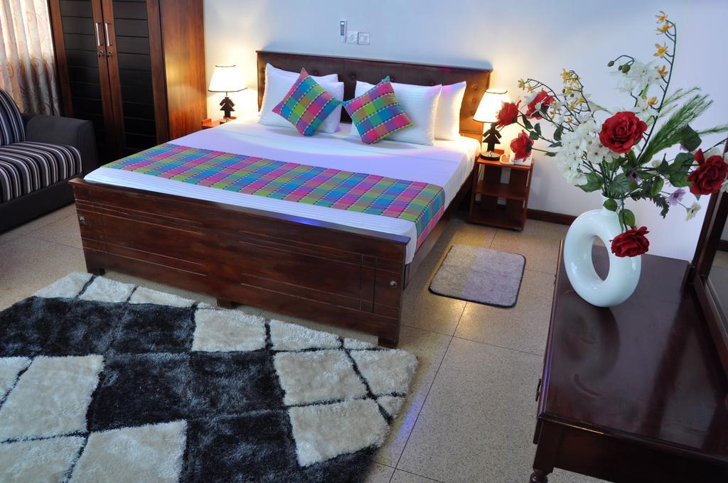 كاتوناياكى Guest Ryan Hotel المظهر الخارجي الصورة