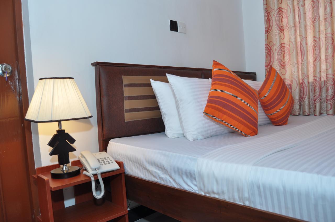 كاتوناياكى Guest Ryan Hotel المظهر الخارجي الصورة
