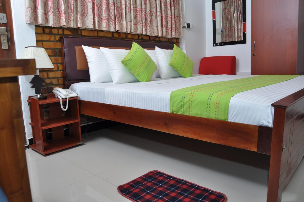 كاتوناياكى Guest Ryan Hotel المظهر الخارجي الصورة